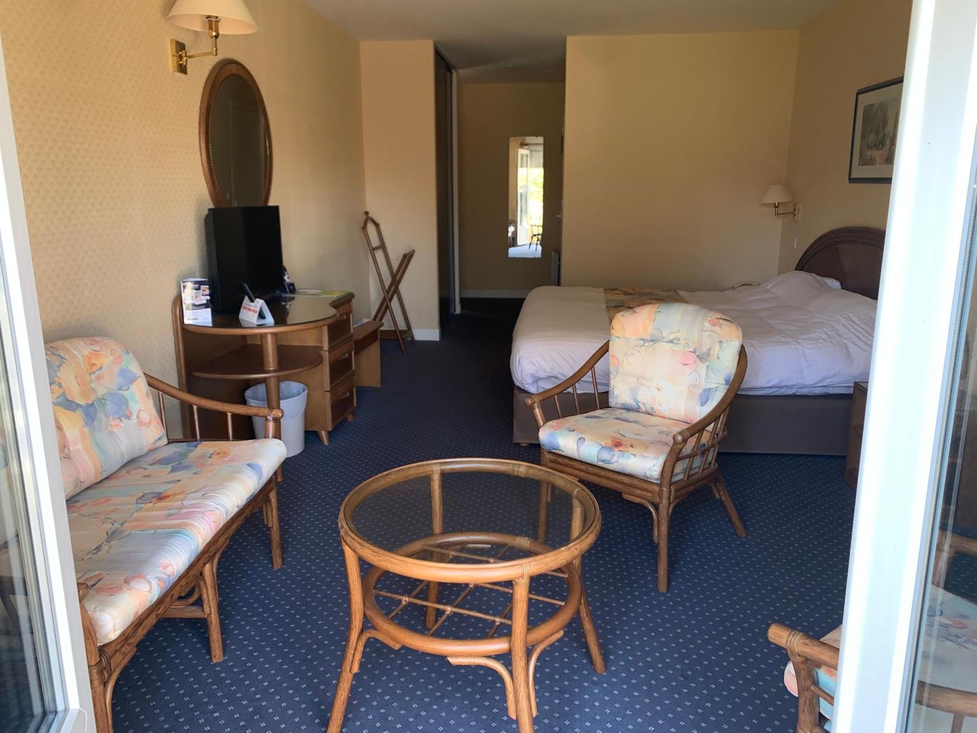 Logis Hotel Du Pont Neuf Le Veurdre Ngoại thất bức ảnh