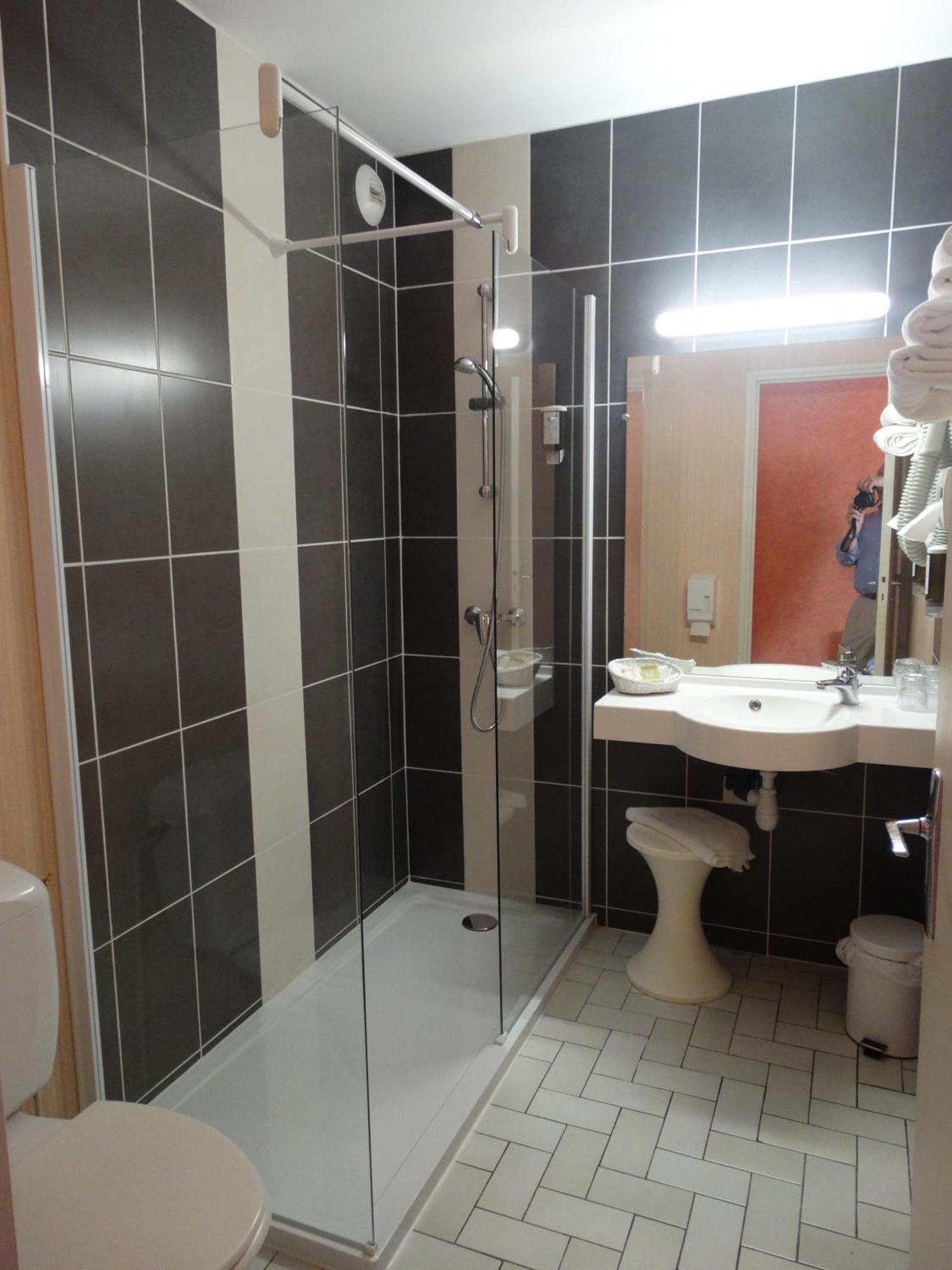 Logis Hotel Du Pont Neuf Le Veurdre Ngoại thất bức ảnh