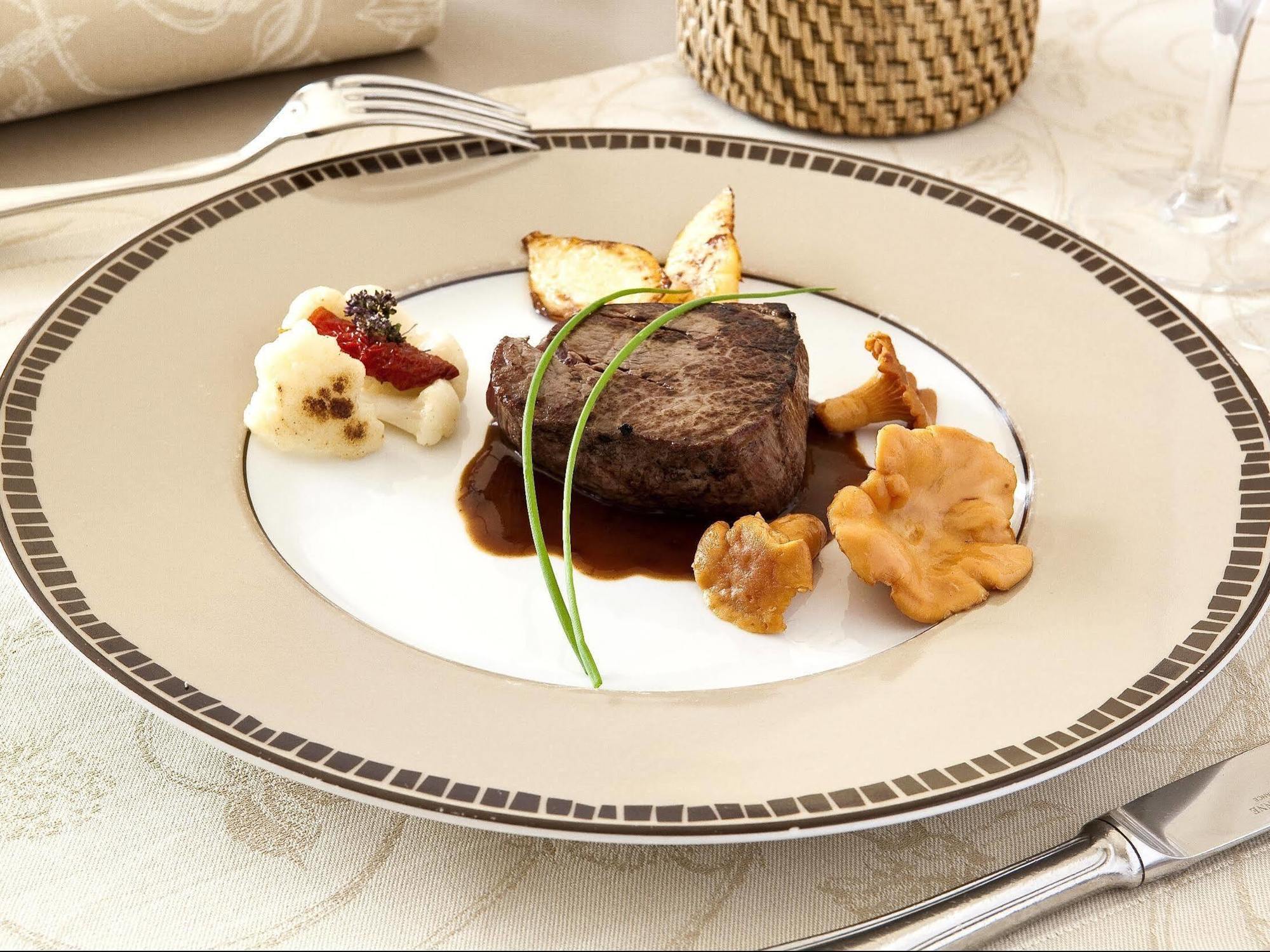 Logis Hotel Du Pont Neuf Le Veurdre Ngoại thất bức ảnh