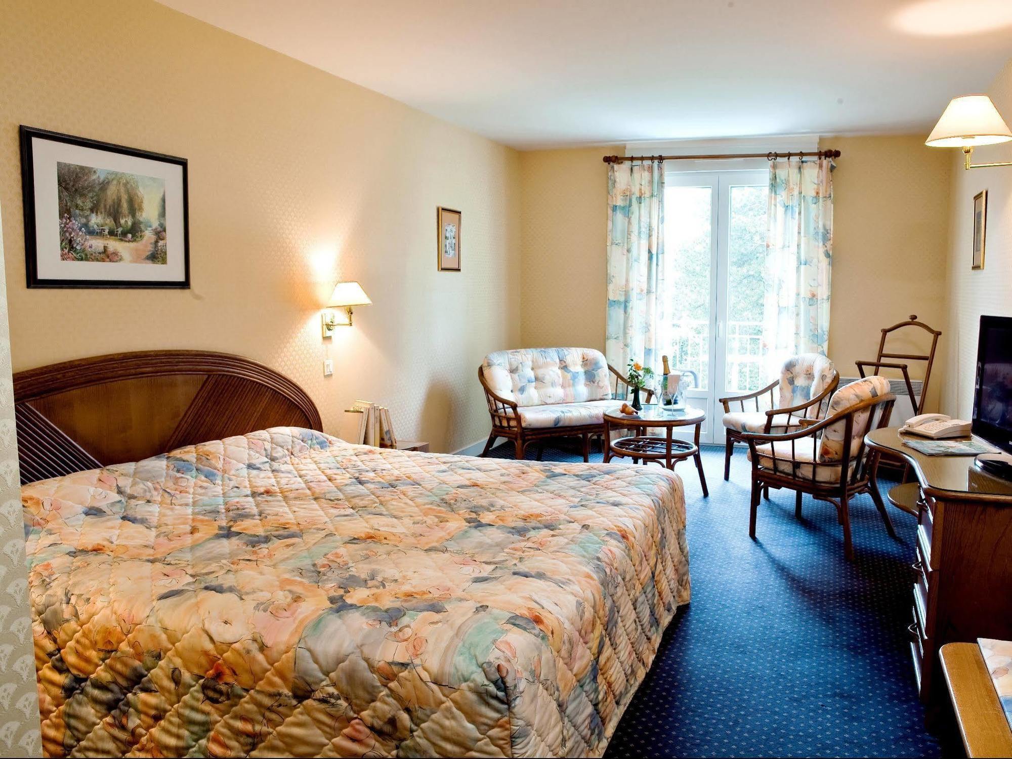 Logis Hotel Du Pont Neuf Le Veurdre Ngoại thất bức ảnh