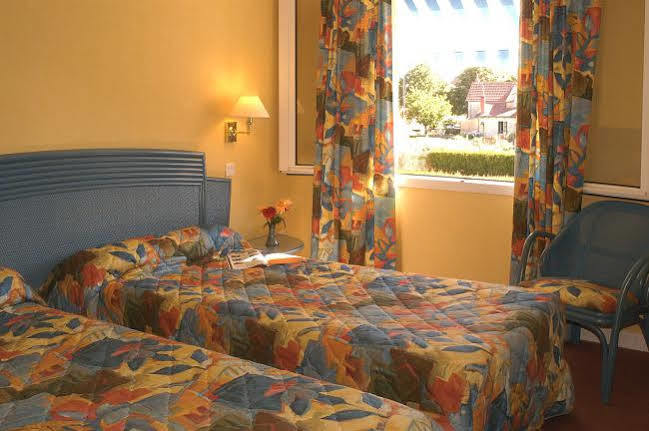 Logis Hotel Du Pont Neuf Le Veurdre Ngoại thất bức ảnh